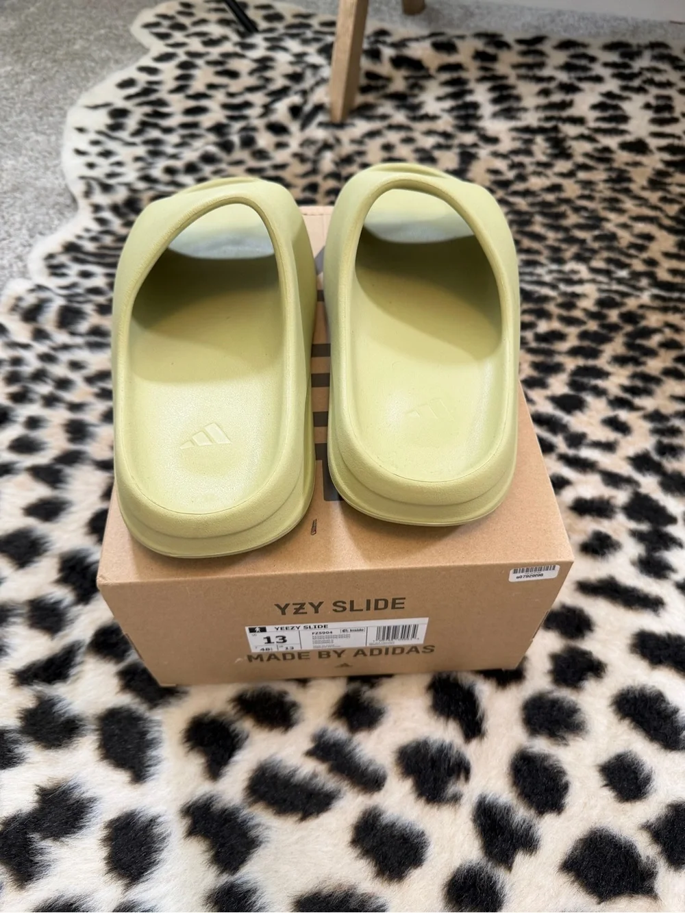 adidas YZY Light Olive Green Slide Sandals Men’s Sz 13
